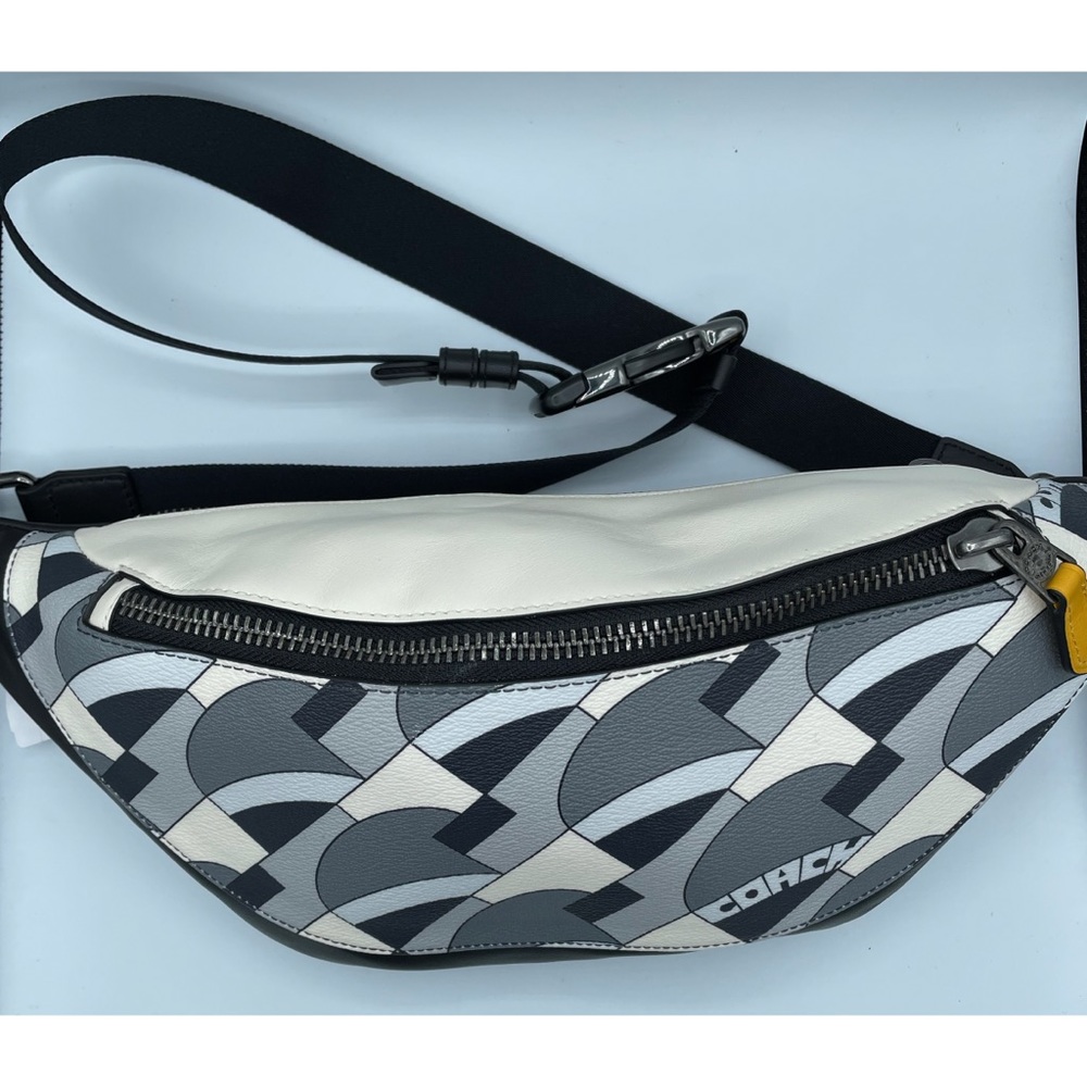 Coach Men’s Warren Belt Bag